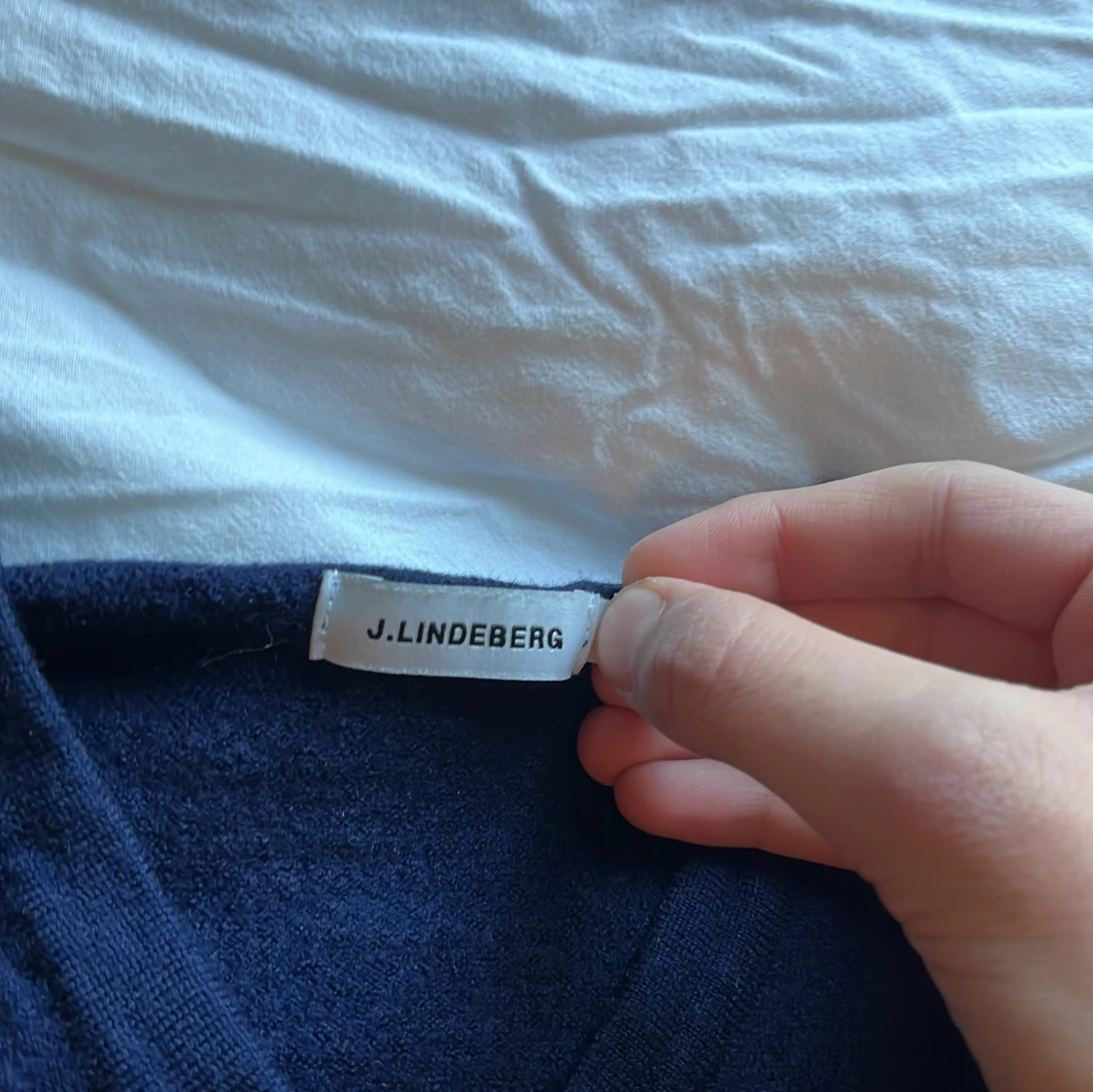 Mörkblå tröja från J.Lindeberg - 2