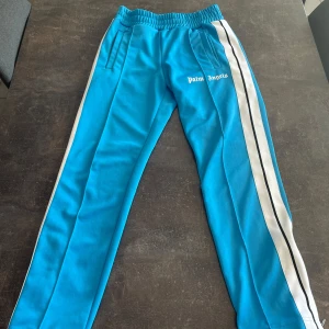  Palm Angels byxor  - Palm angels byxor storlek S, Köpta från Haiendo