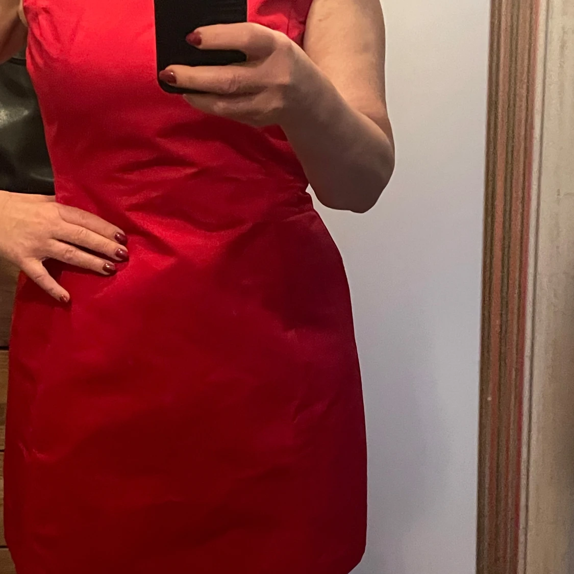 Röd klänning från Belle by Oasis