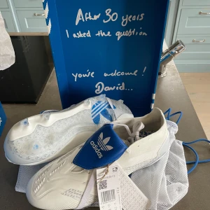  Adidas Predator limited edition  - Säljer dessa helt nya Adidas Predator fotbollsskor i storlek herr 44. Skorna är limiterade till 3000 par och svåra att få tag på.