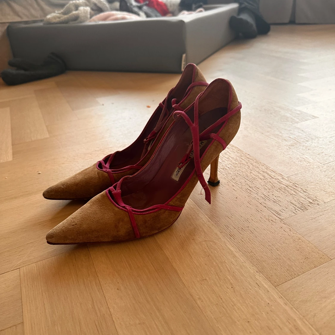 Bruna pumps från Manolo Blahnik - 90