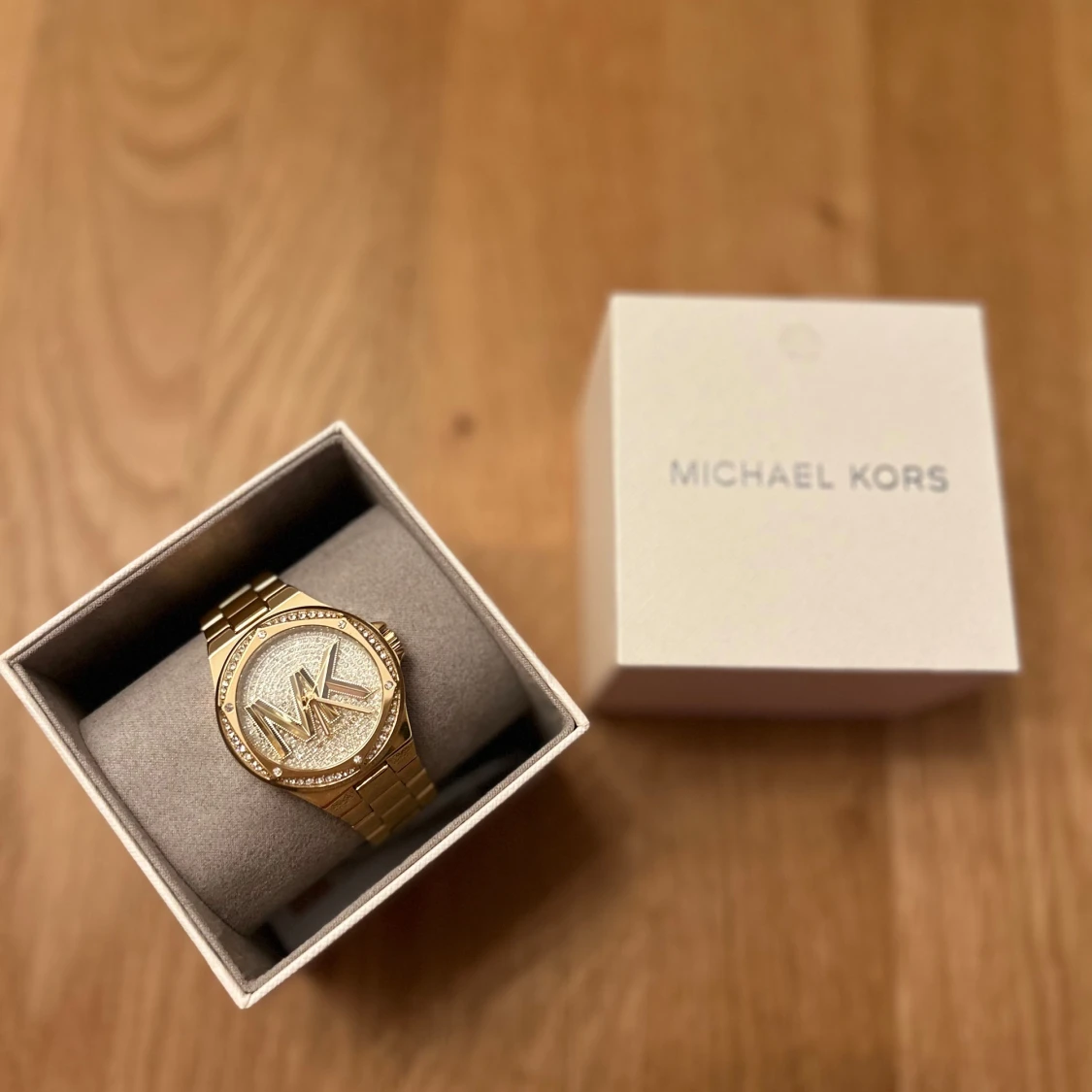 Michael kors klocka  - 90