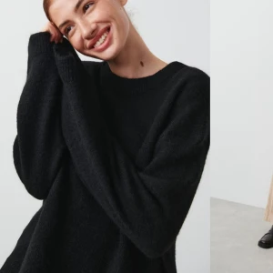 Svart stickad tröja Gina tricot - Säljer min jättefina svarta stickade tröja från gina som är helt slutsåld i alla storlekar!! Den är i nyskick och endast använd 2 gånger. Den är perfekt till vintern, nypris är 400 kr. Skriv för fler bilder eller frågor💘💘