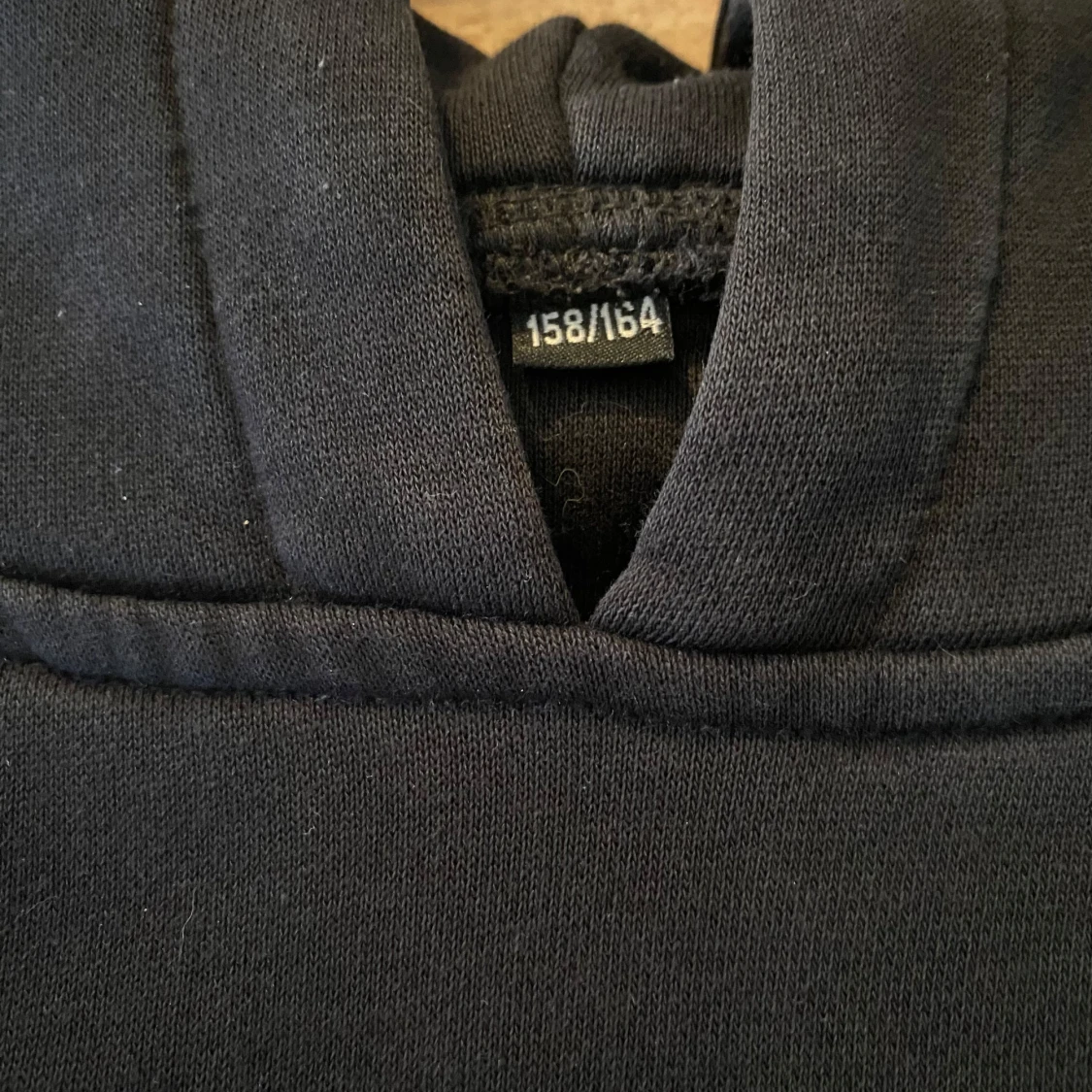 Svart hoodie från DirtCült - 91