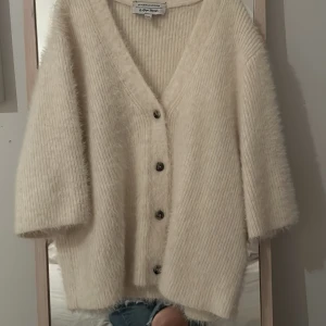 other stories tröja - intressekoll  på den här populära och slutsålda tröjan ifrån other stories! gott skick!