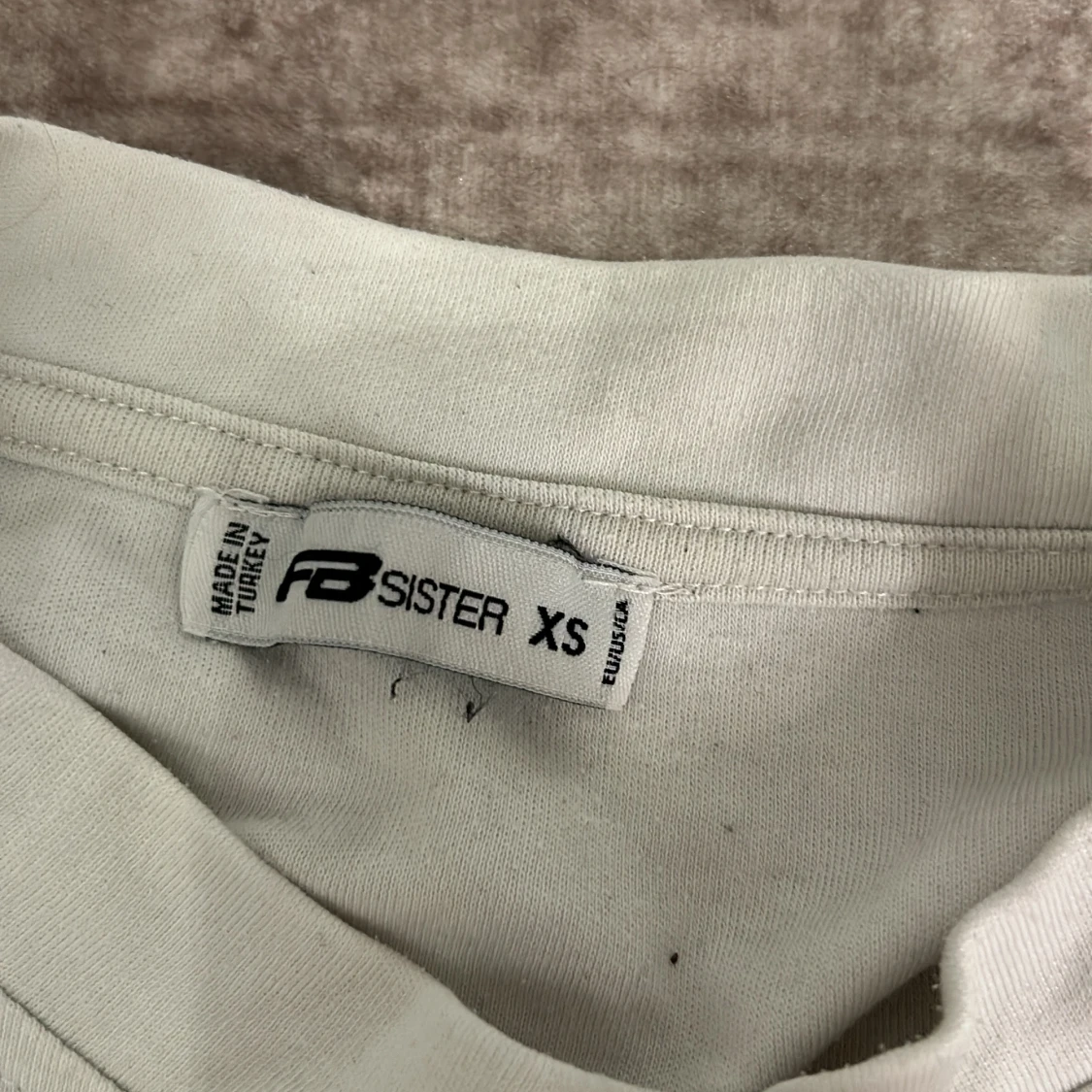 Vit långärmad tröja med ormmotiv från FB Sister - 90