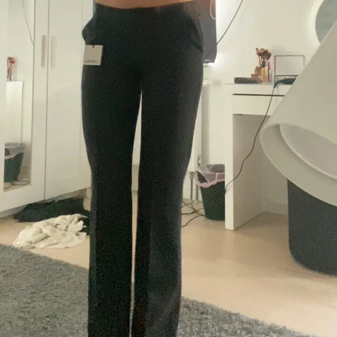 Svarta byxor med bootcut - 90