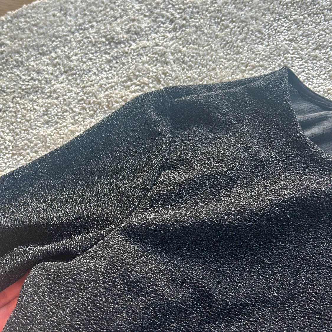 Svart glittrig body - 90