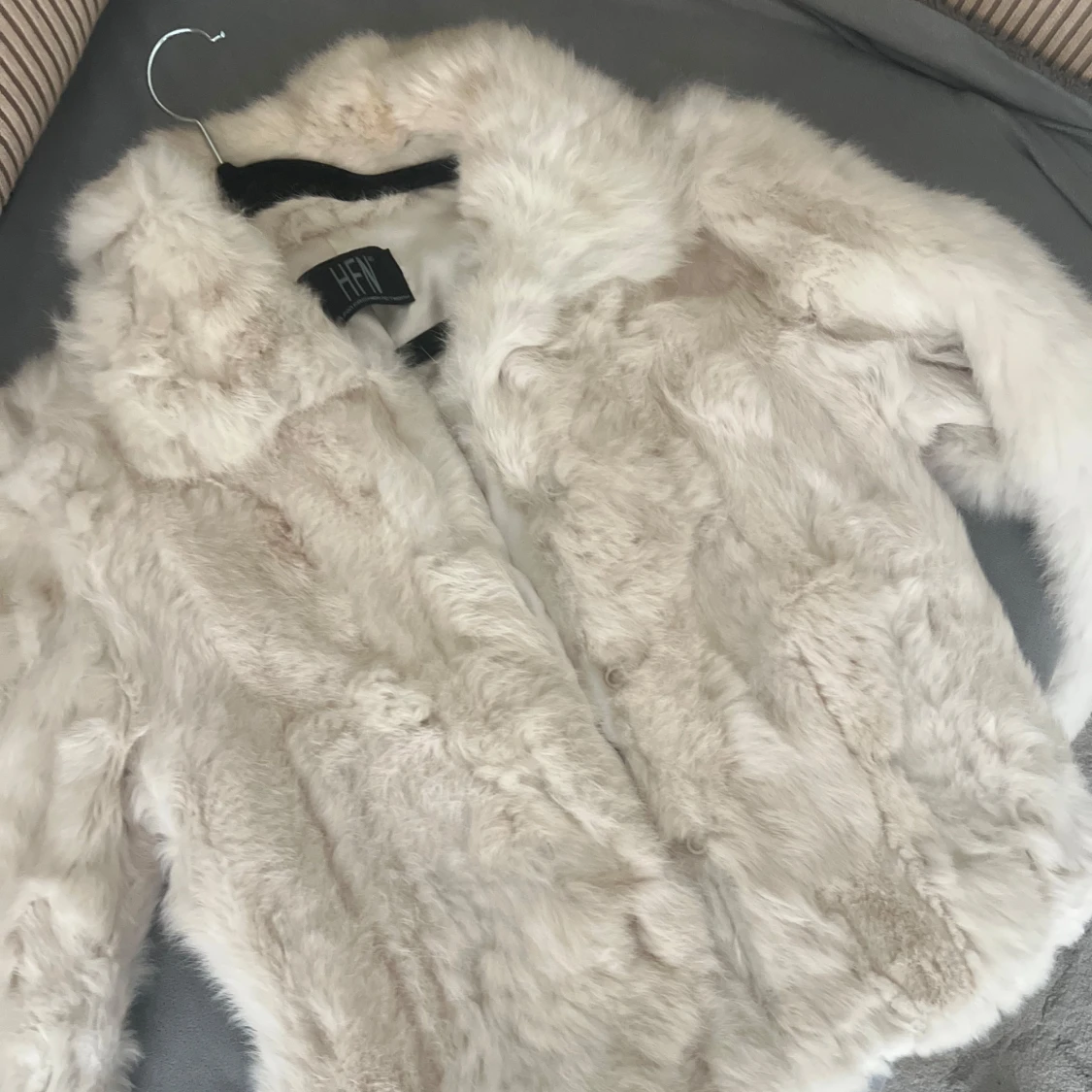 Vit pälsjacka äkta päls - 90