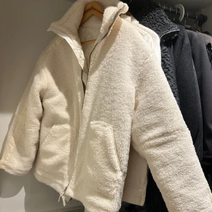 teddyjacka  - Teddyjacka som är helt oanvänd 🤍 