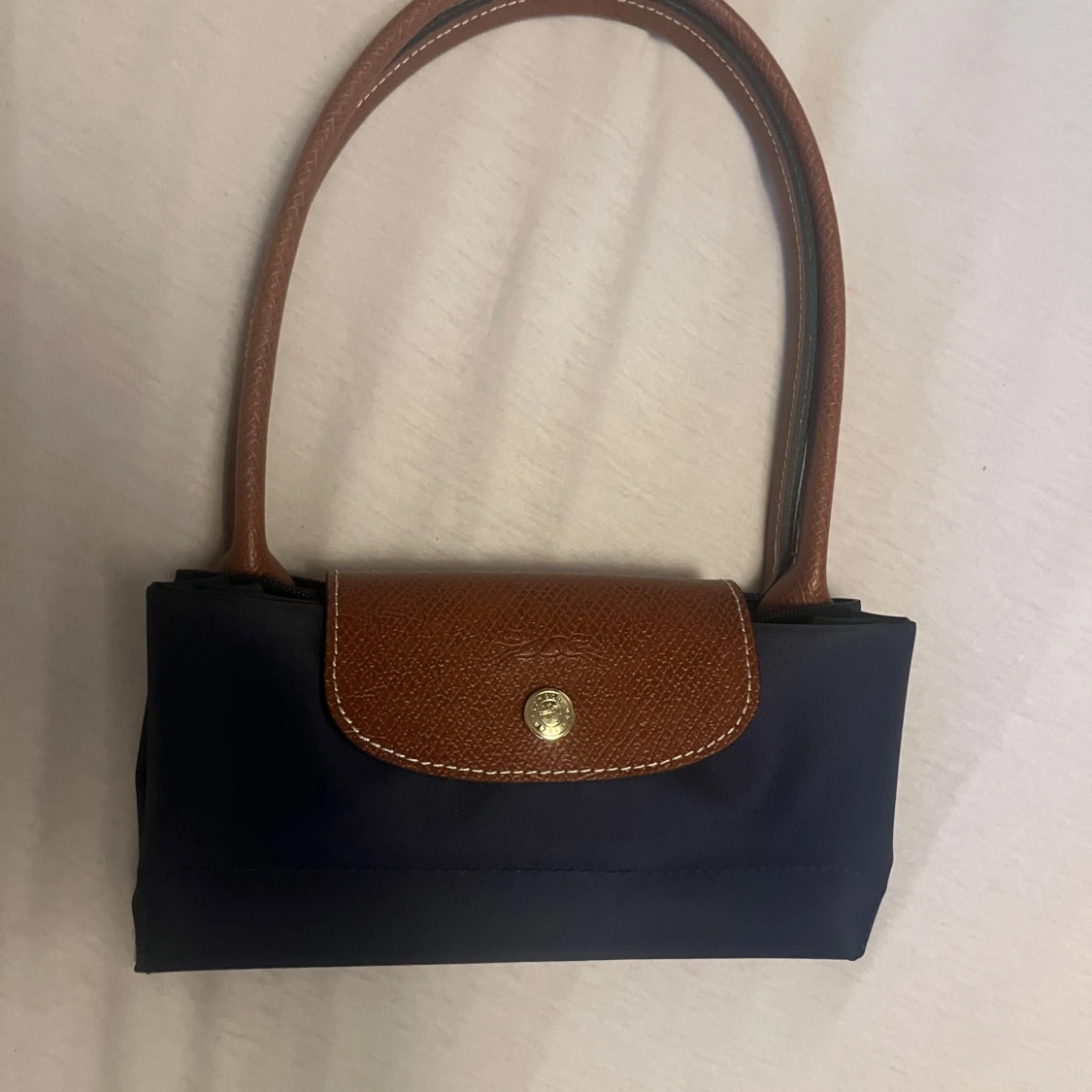 Mörkblå axelväska med bruna detaljer - 2