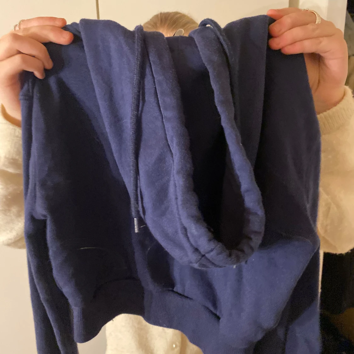 Mörkblå hoodie med dragkedja - 90