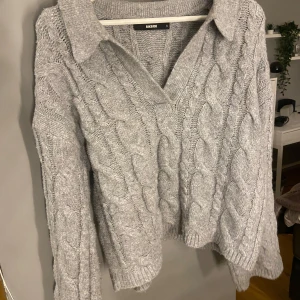 Stickad tröja - Säljer en oanvänd stickad tröja🤍