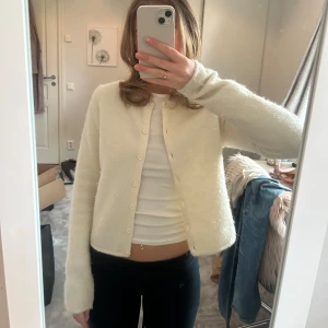 Vit kofta från Gina💕 - Vit kofta i storlek s från Gina💕