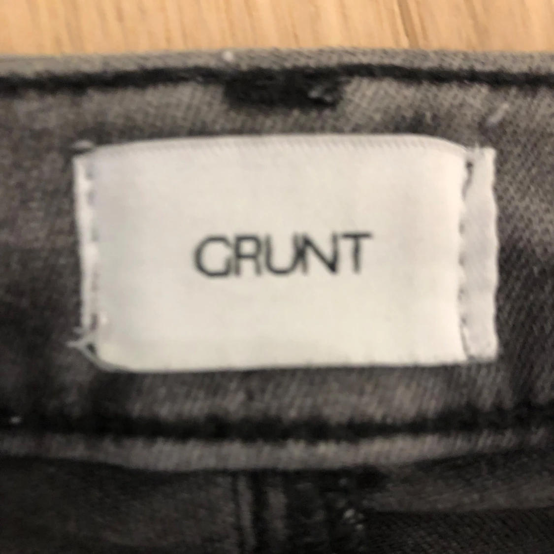Grå bootcut jeans från Grunt - 92
