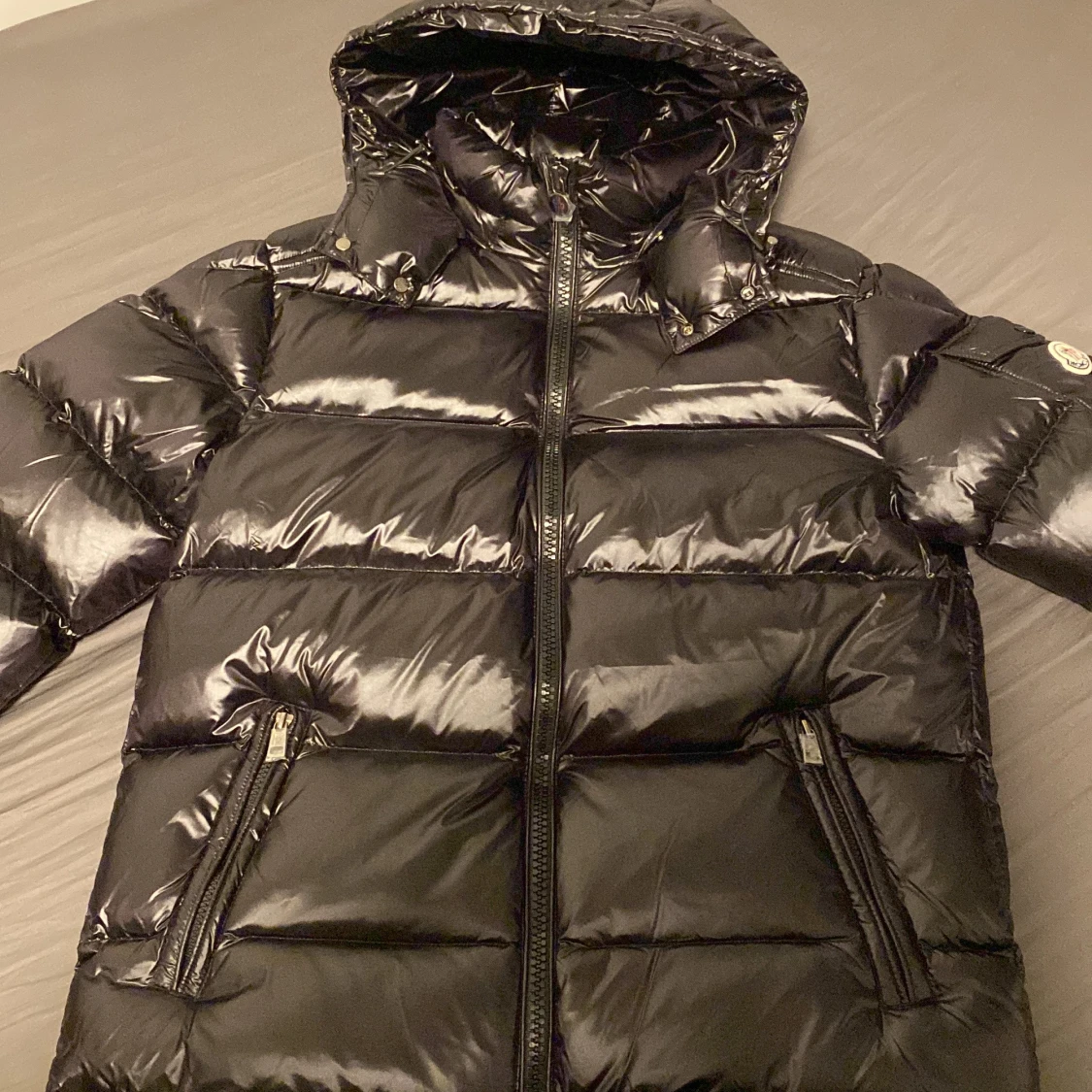 Svart Moncler Maya jacka ifrån Moncler