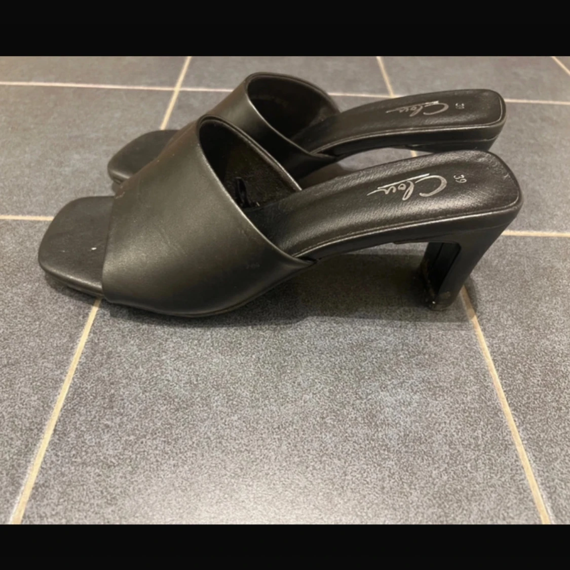 Svarta klackskor från Cole - 90