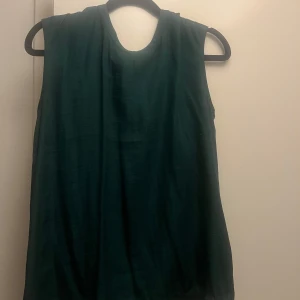 Grönt linne - Fint grönt sidenlinne💖💖💖