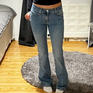 Bootcut jeans - Superfina bootcut jeans från Gina Tricot i bra skick!💗