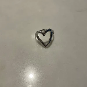 Hjärtring silver - En jättefin ring som inte använts och inte rostar! Vet ej märket då det var en present!💞