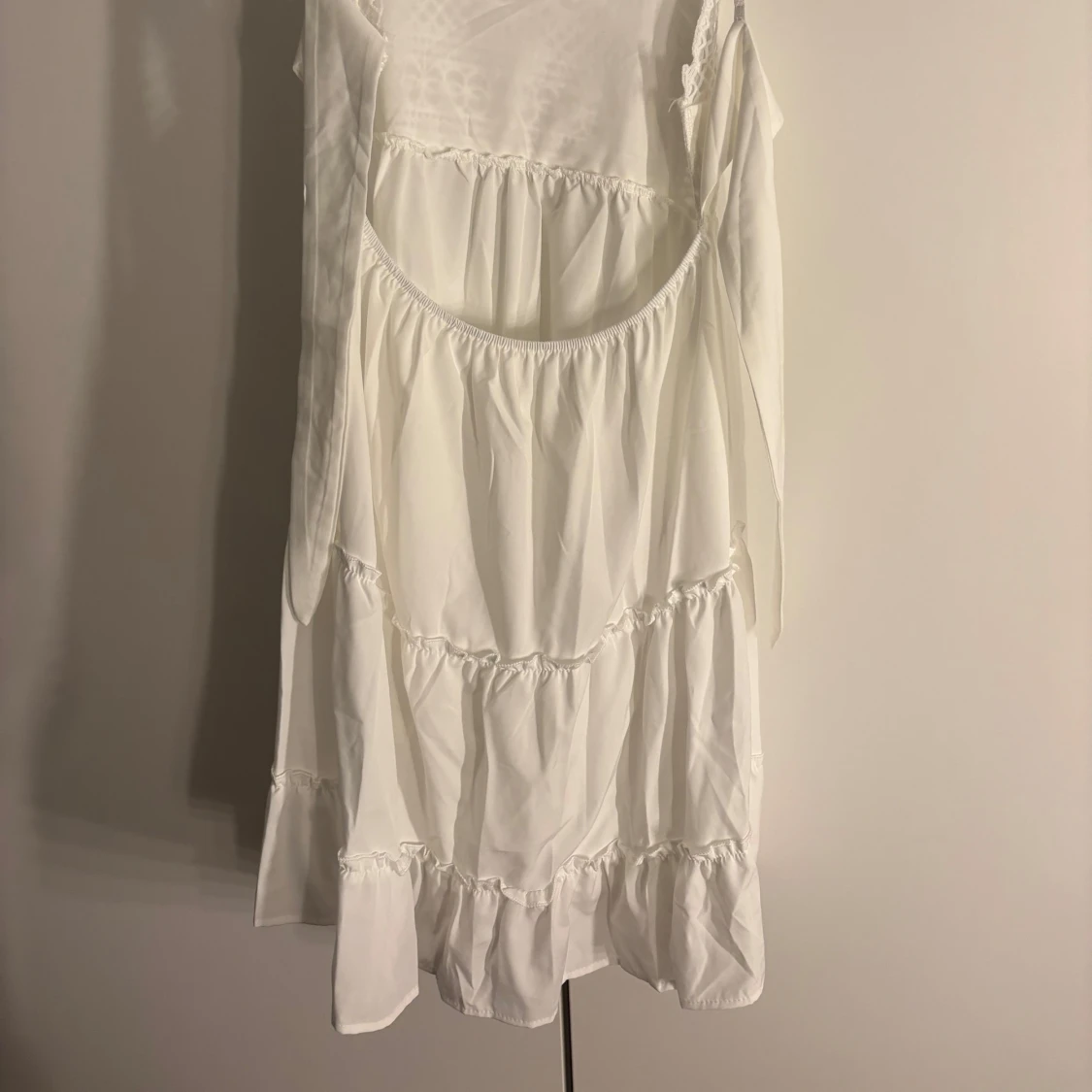 Vit sommarklänning  - 1