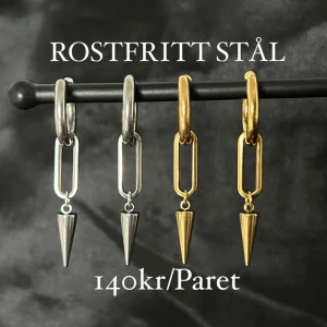 Örhängen rostfritt stål  - Säljer dessa örhängen i silver och guld ! De är i materialet rostfritt stål. Säljes för 140kr/paret😍