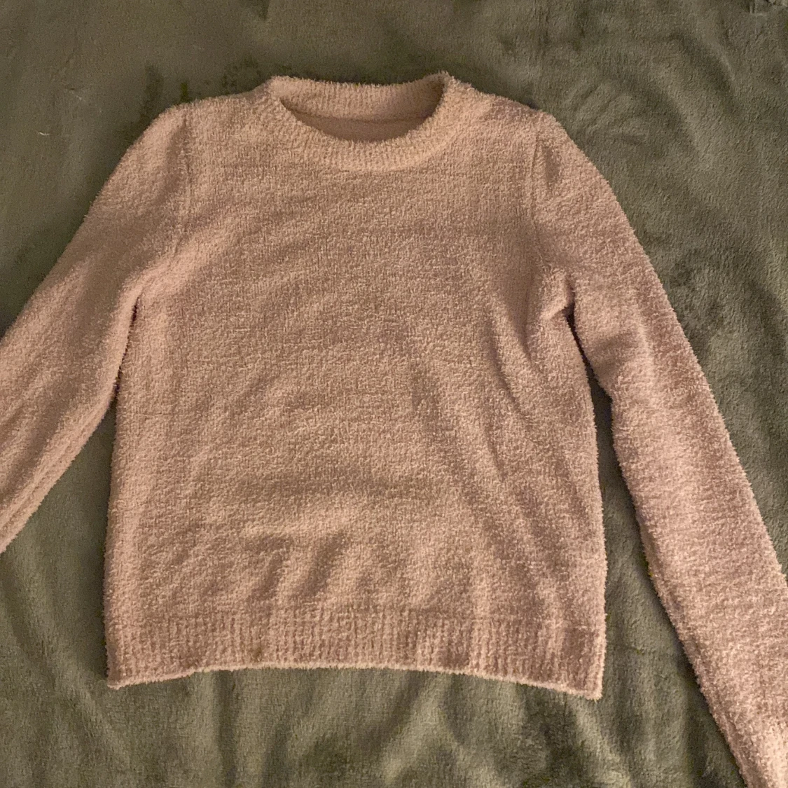 Beige stickad tröja