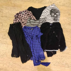 sju st svarta/alternativa tröjor strl xs-s - du får alla sju för 150 kr! använda men i gott skick.