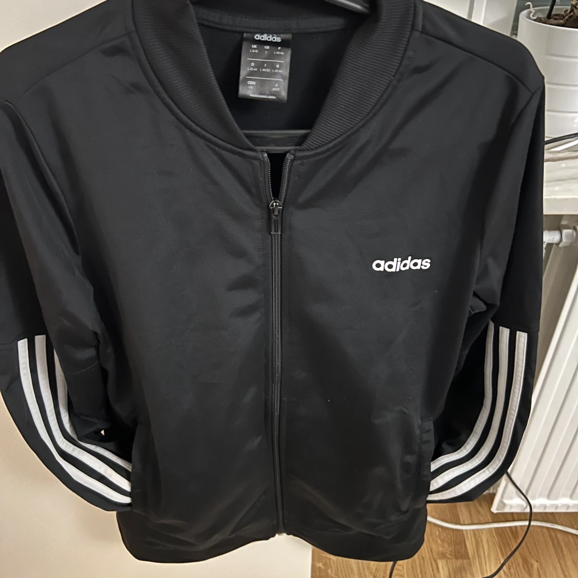 Svart träningsjacka från Adidas - 90