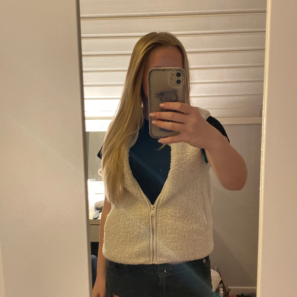 Vit teddyväst med dragkedja