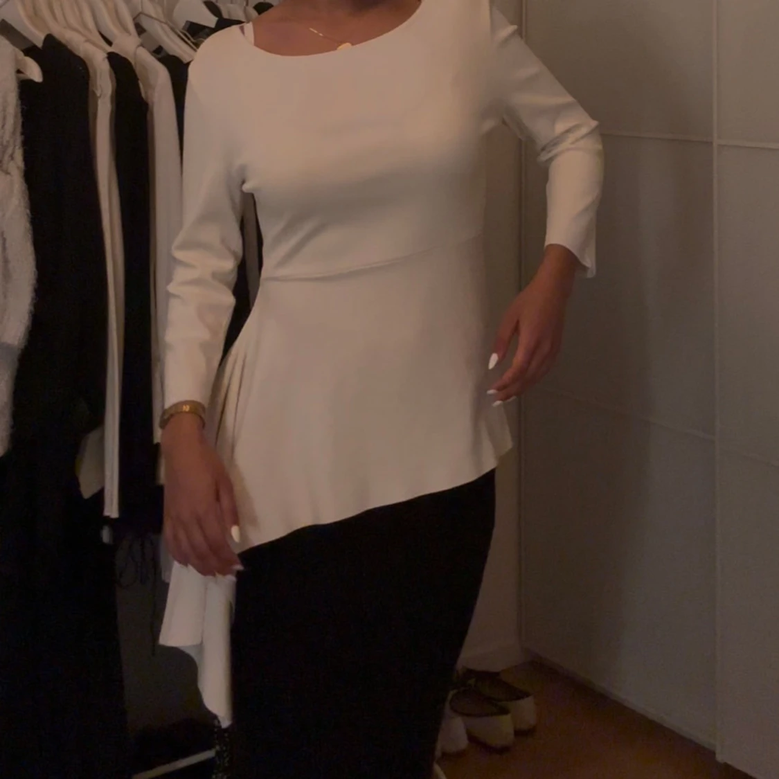 Vit asymmetrisk topp - 91