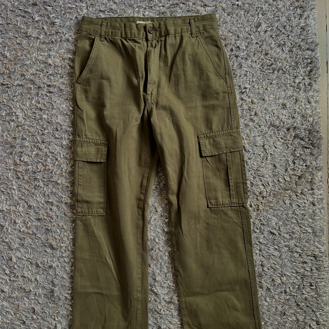 Olivgröna cargobyxor - 92