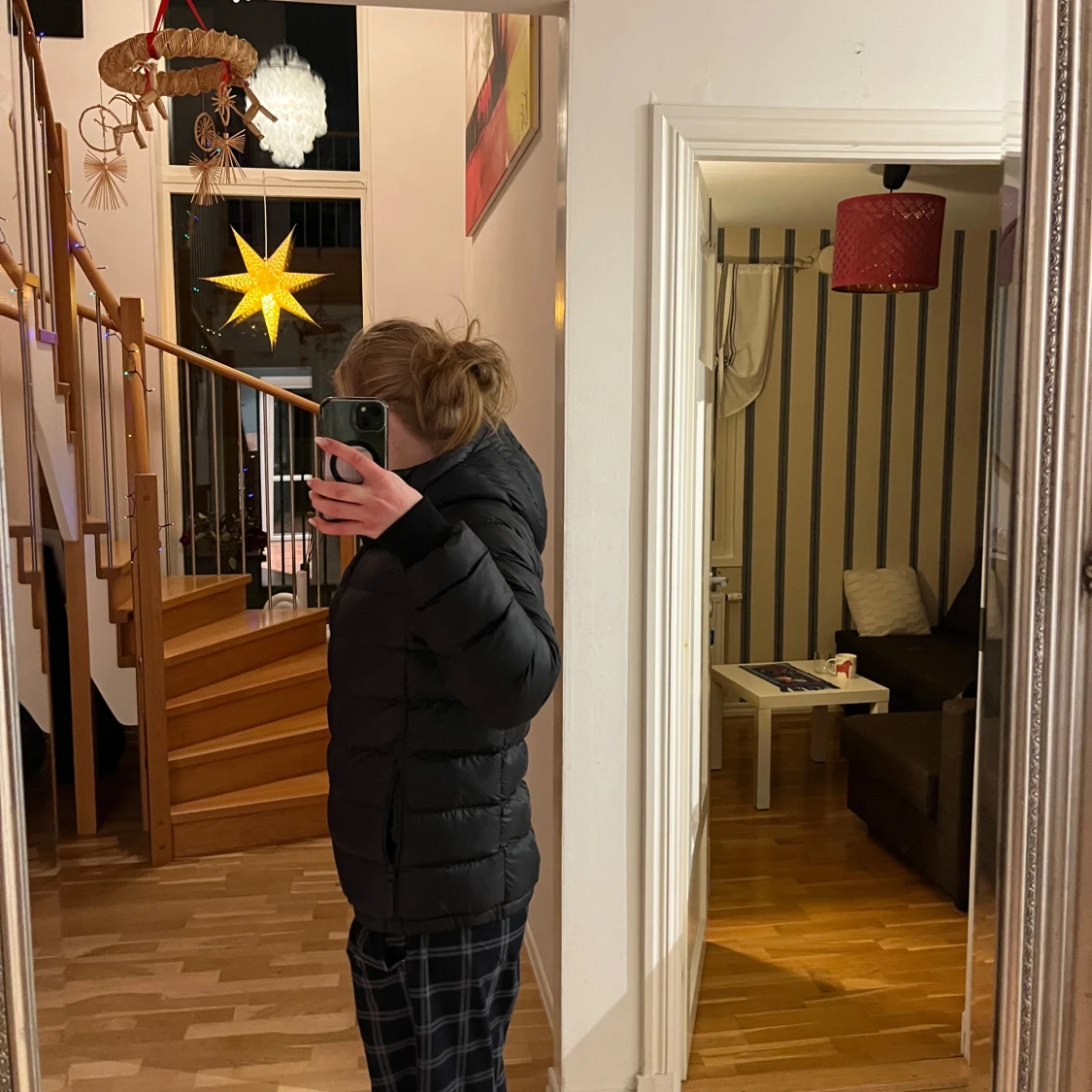 Svart dunjacka från Peak Performance - 90