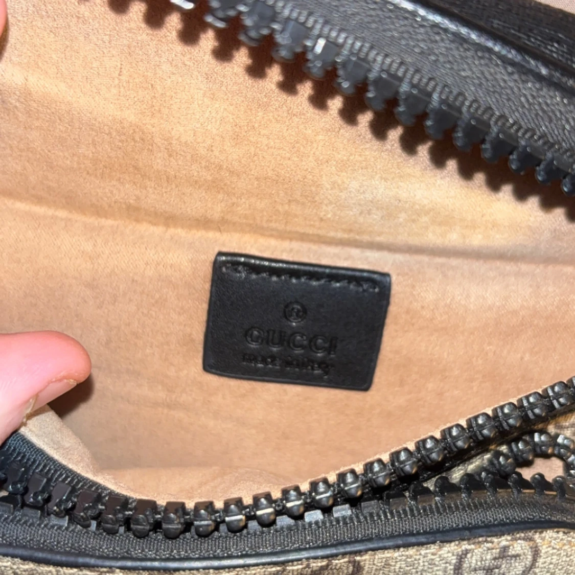 Mönstrad magväska från Gucci - 91