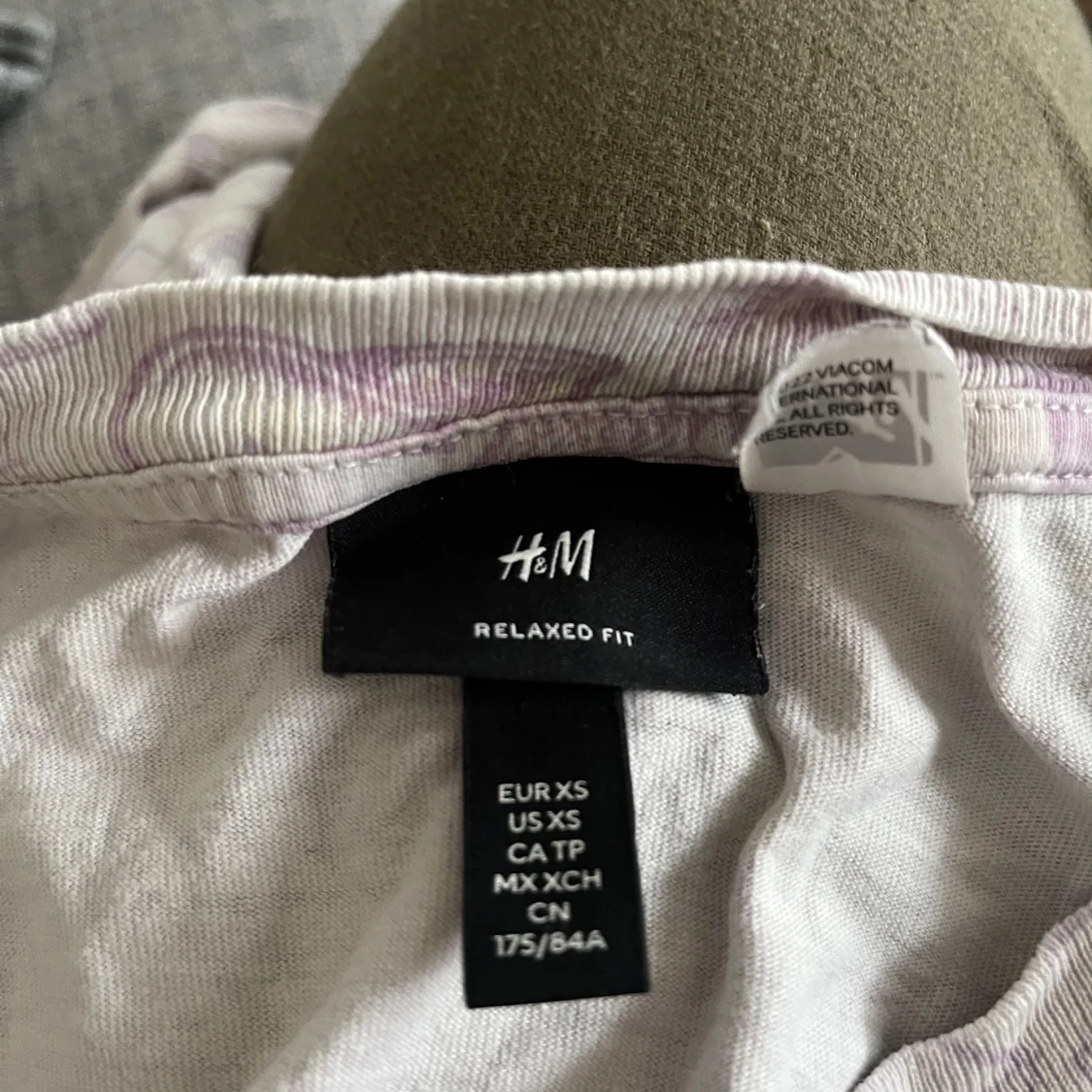 Vit t-shirt med mönster från H&M - 91