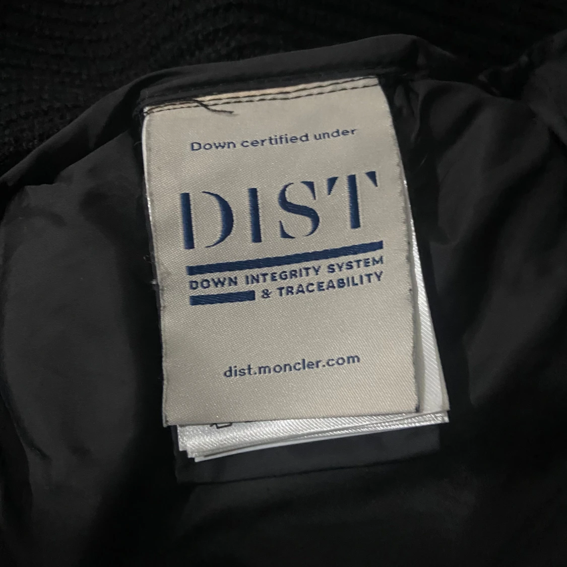 Svart dunjacka från Moncler - 2