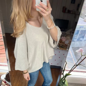 Mysig tröja 🤍🤎 - Såååå mysig och skön tröja!! 