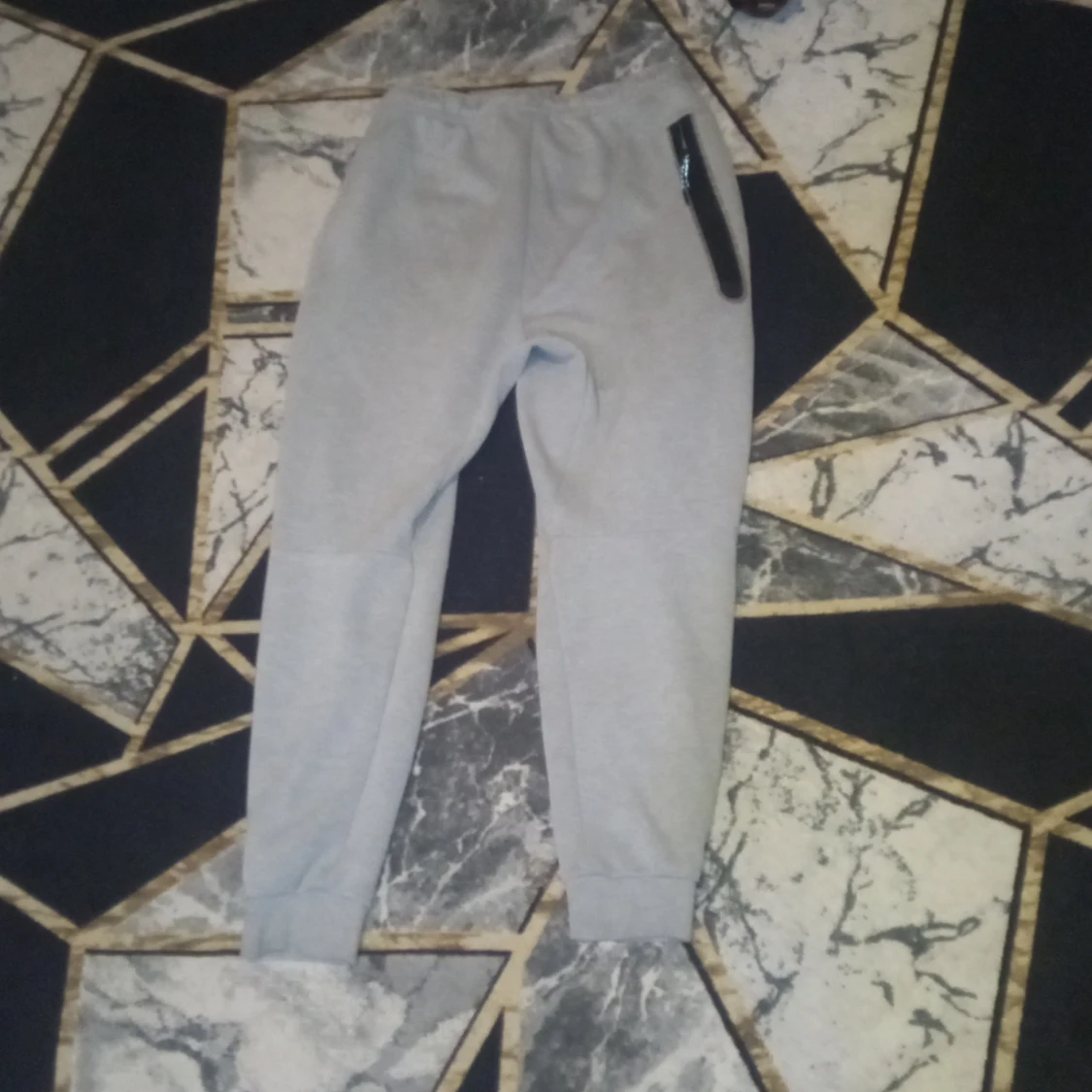 Grå mjukisbyxor från Nike - 1