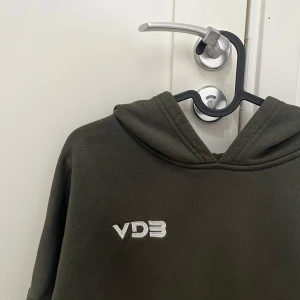 Hoodie venderby’s - Grön hoodie från Venderby’s, storlek xs/s