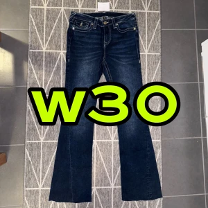 true religon joey model - True religion jeans joey model, inga skador inga defekter. 🛑Skriv för mer information 🛑.                                                      bootcut model
