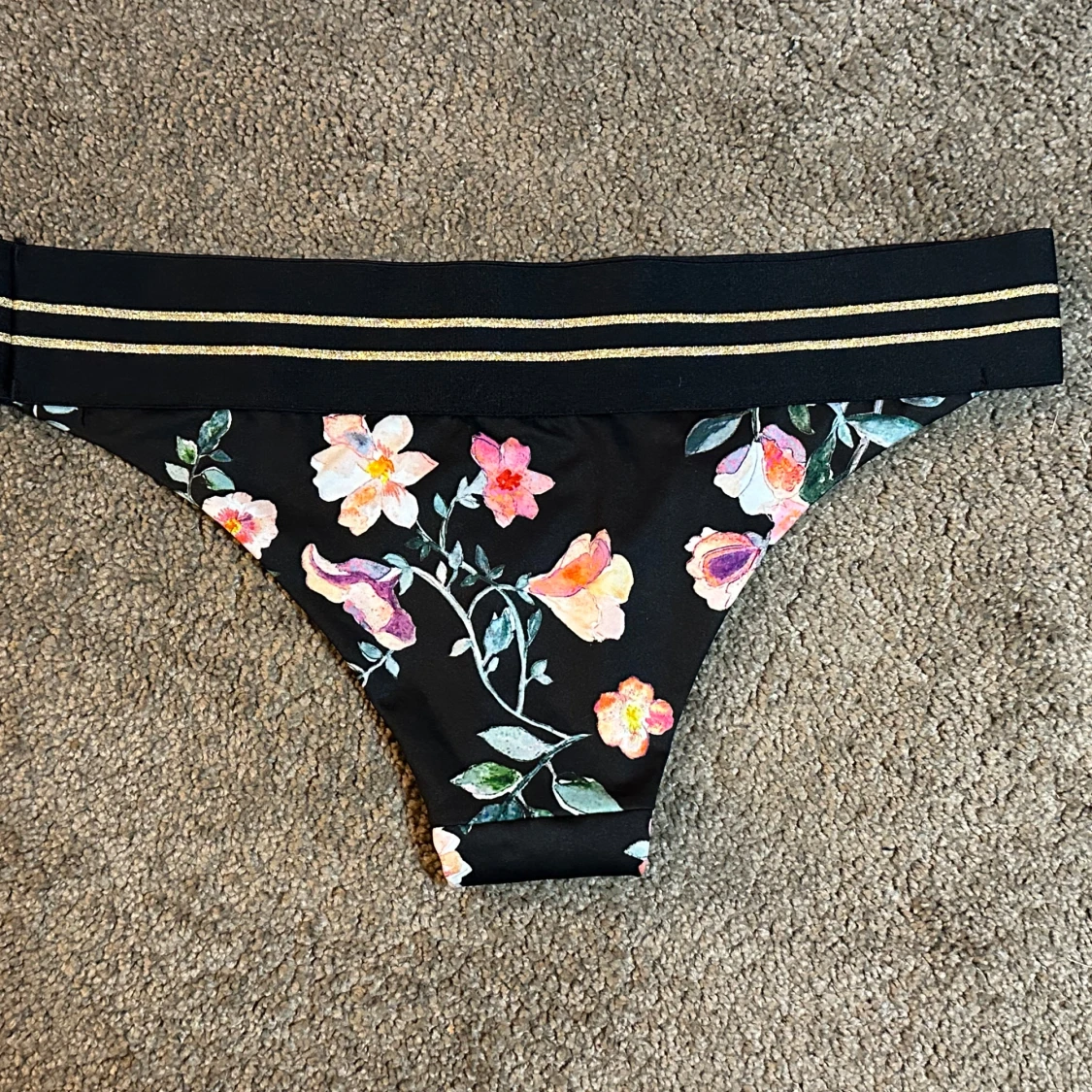 Blommig bikiniunderdel från H&M - 2
