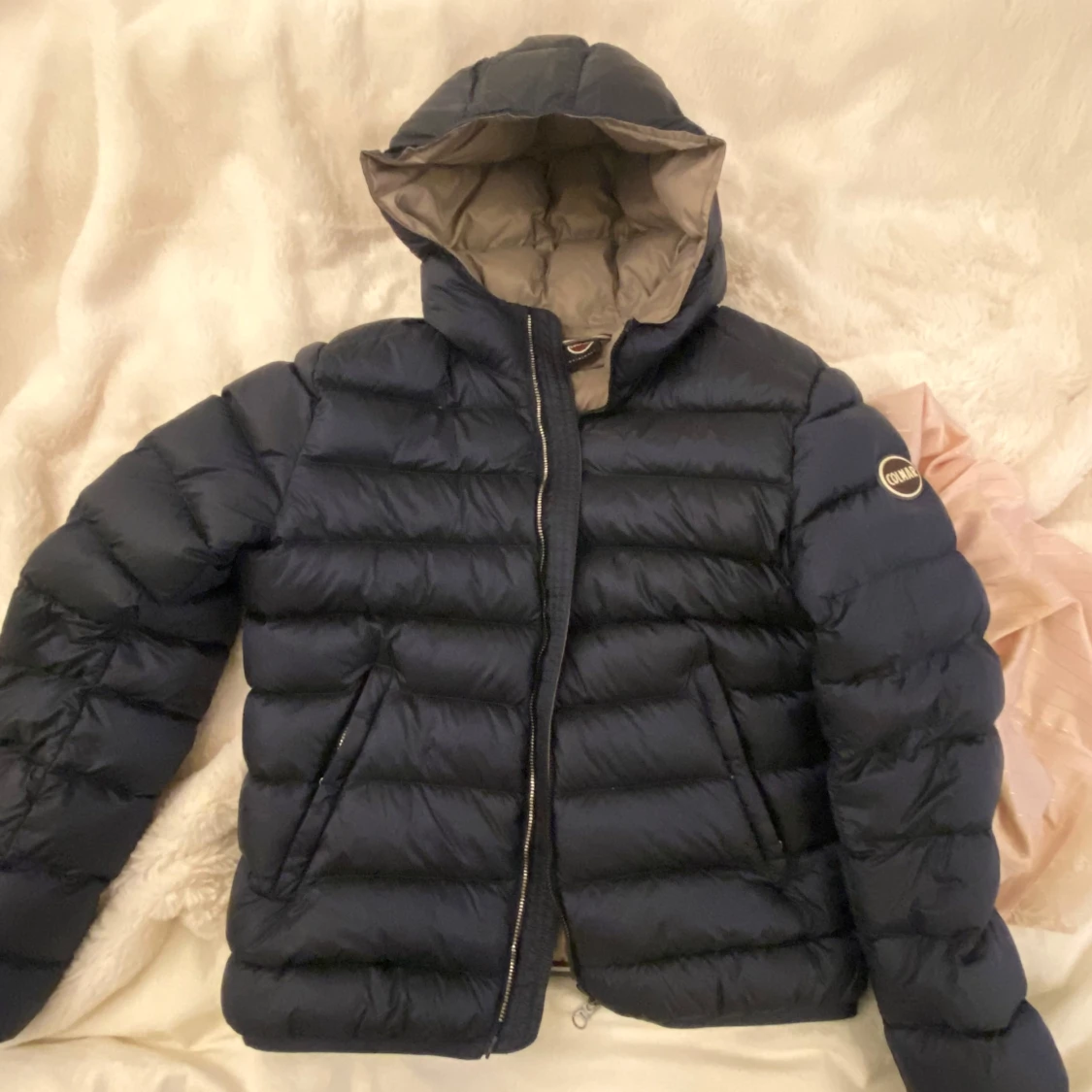 Mörkblå dunjacka från colmar