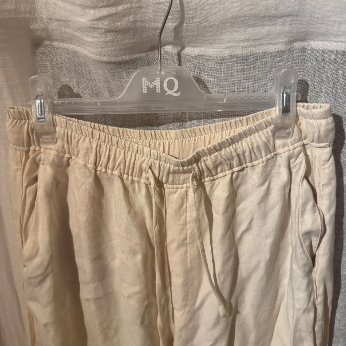 Beige byxor från Zara - 1