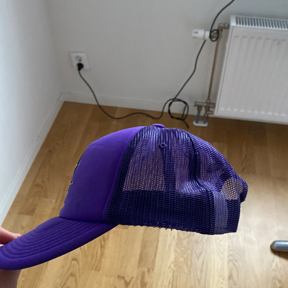 Säljer två kepsar tillsammans  - 2