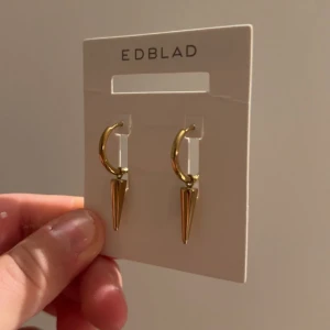 Guldörhängen från Edblad - Oanvända guldörhängen från Edblad!!🌟