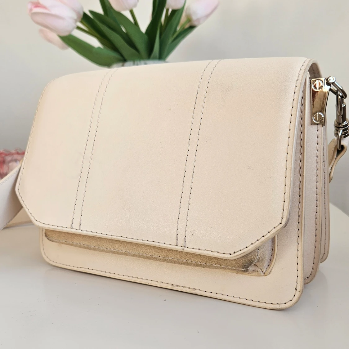 Ljusrosa axelväska från NA-KD 