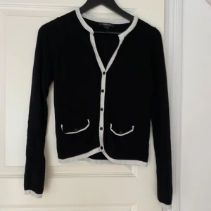 Sötaste koftan - Så så söt kofta! Perfekt nu till hösten🍂pris kan diskuteras! Skriv vid frågor🍁