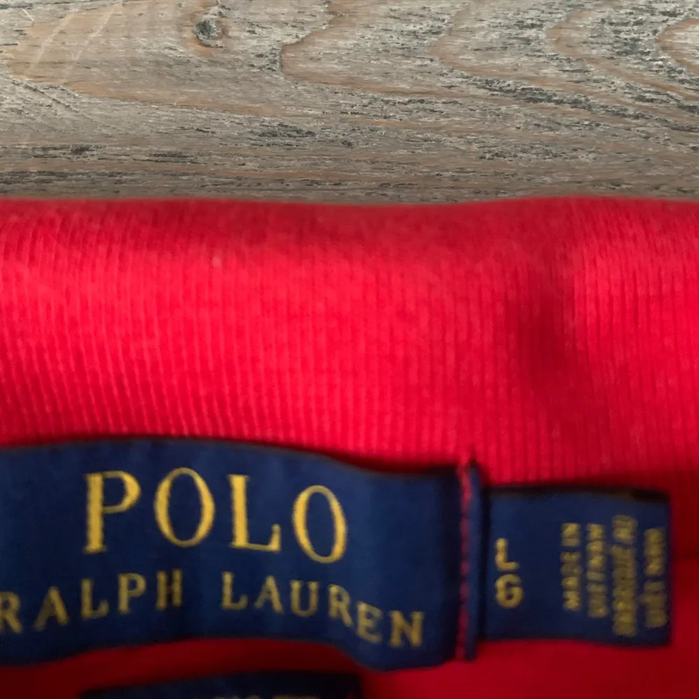 Säljer denna feta Polo ralph lauren pikén perfekt nu till sommaren! Skick 10/10. Är öppen för alla sorts frågor om du skulle vara intresserad. (Gratis frakt). Tröjor & Koftor.