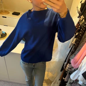 Marinblå Tröja - Så fin höstig tröja! XS-S