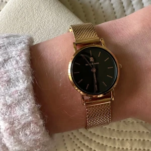 Snygg klocka - Snygg klocka från Black Oak som ej kommer till användning 💗 Jättebra skick! Köpt för 698 kr.